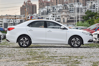 2017款荣威360 1.5L自动豪华版