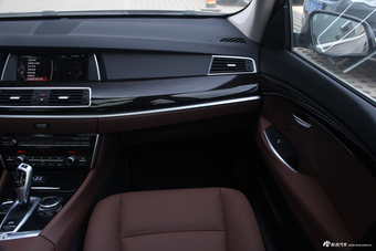 2017款宝马5系GT 2.0T自动528i领先型