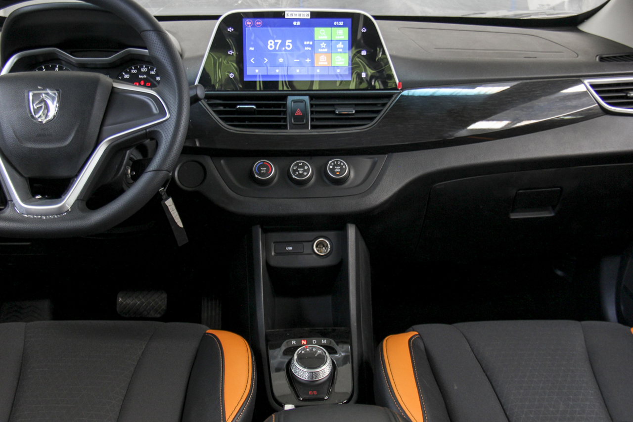 2017款宝骏310 1.5L自动舒适型