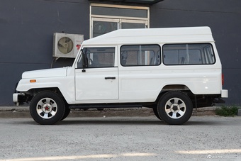 2016款战旗2.0L手动加长豪华型 三门版 国V