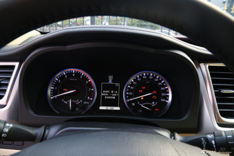 2017款汉兰达2.0T自动四驱至尊版7座