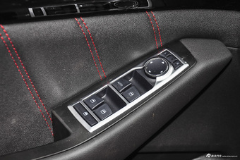 2015款猎豹CS10 2.0T手动风尚版 迪拜金