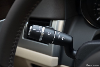 2017款捷豹XFL 2.0T自动200PS精英版