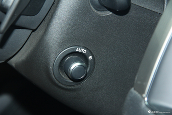 2017款捷豹XFL 2.0T自动240PS尊享版