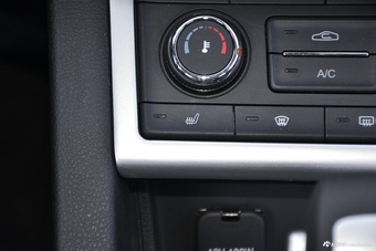 2017款奔腾X40 1.6L自动