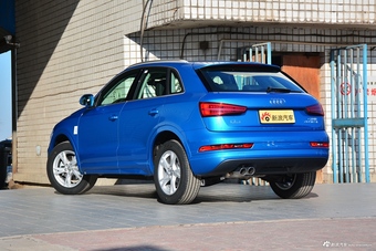 2018款奥迪Q3 30周年年型 30 TFSI时尚型