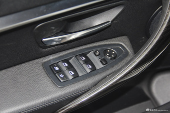 2016款宝马3系GT 320i 2.0T自动设计套装型 矿石白