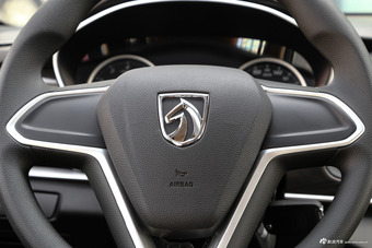 2017款宝骏560 1.5T 手动舒适型7座 