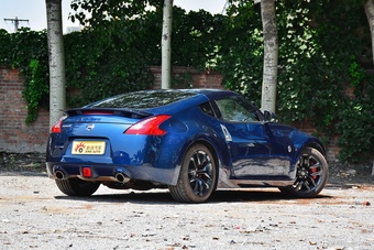 2015款日产370Z 3.7L自动Coupe