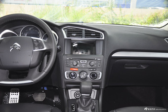 2016款雪铁龙C4L 1.6T自动精英型