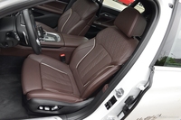 2018款宝马7系730Li 2.0T自动尊享型M运动套装