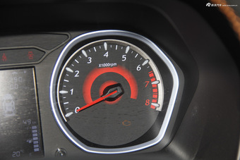 2016款东南DX3 1.5L手动劲彩版