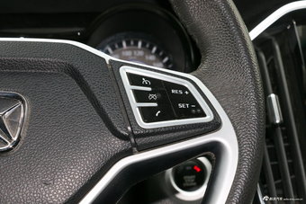 2017款驭胜S350 2.0T自动两驱柴油超豪华版5座