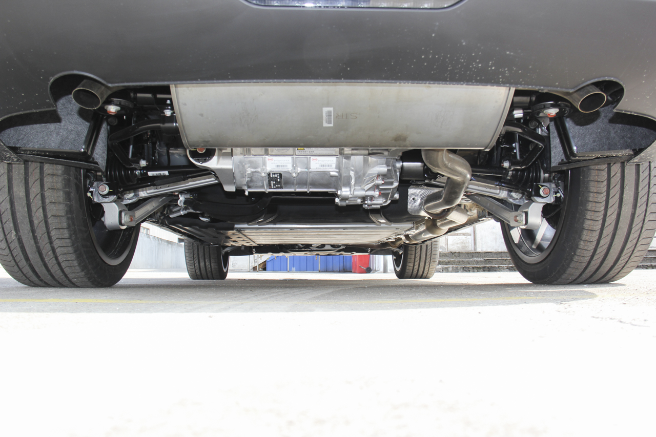 2018款比亚迪唐新能源2.0T全时四驱智联创享型7座