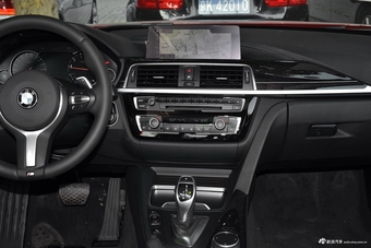 2018款宝马3系2.0T自动320Li 领先型M运动套装