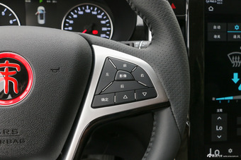 2018款比亚迪宋MAX 1.5T自动智联旗舰型6座