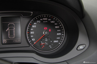 2017款奥迪Q3 1.4T自动30 TFSI风尚型