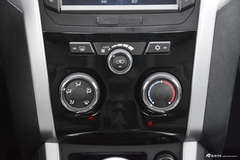 2018款铃拓2.5T手动四驱豪华款JE4D25Q5A