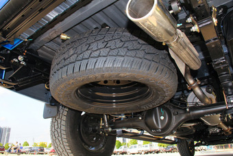 2017款黄海N3 2.5T手动两驱运动版XD25T5