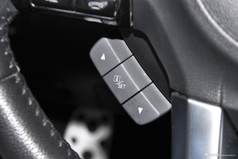 2016款力狮 2.5L自动全驱荣耀版