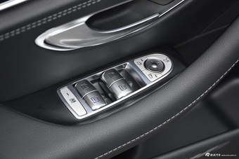 2018款奔驰E级改款2.0T自动 300L 运动豪华型