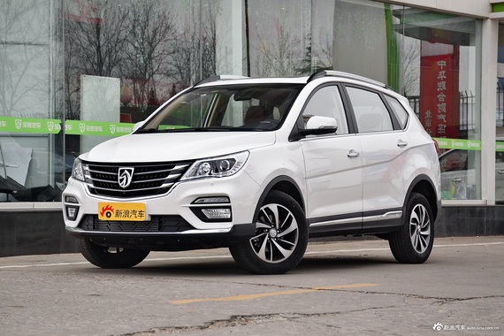 2017款宝骏560律动版1.5T手动尊享型