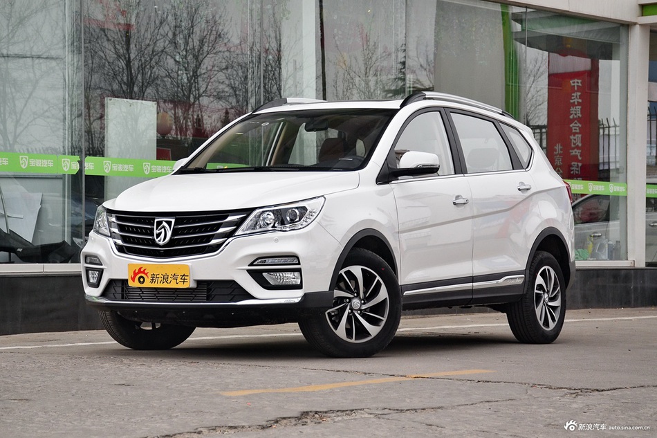 2017款宝骏560律动版1.5T手动尊享型