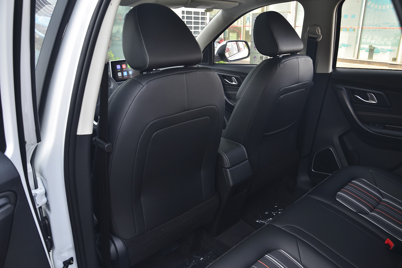 2017款奔腾X40 1.6L手动豪华型