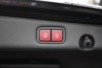 2018款奔驰E级改款3.0T自动 320 L 4MATIC