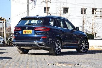 2019款宝马X5 3.0T自动 xDrive40i 尊享型 M运动套装