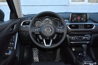 2018款阿特兹2.0L自动蓝天豪华版