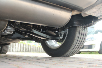 2016款自由光2.4L自动75周年致敬版 