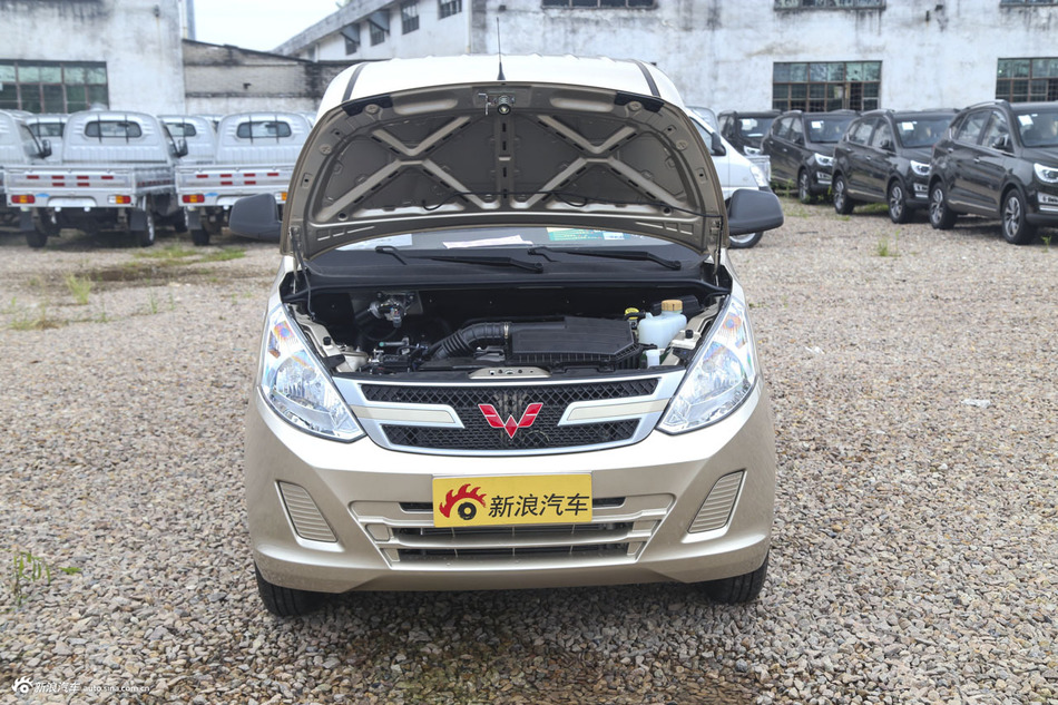 2012款五菱荣光1.5L加长标准型