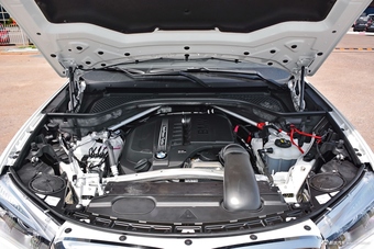 平行进口2017款宝马X5 3.0T 墨版（暂无参数）图片