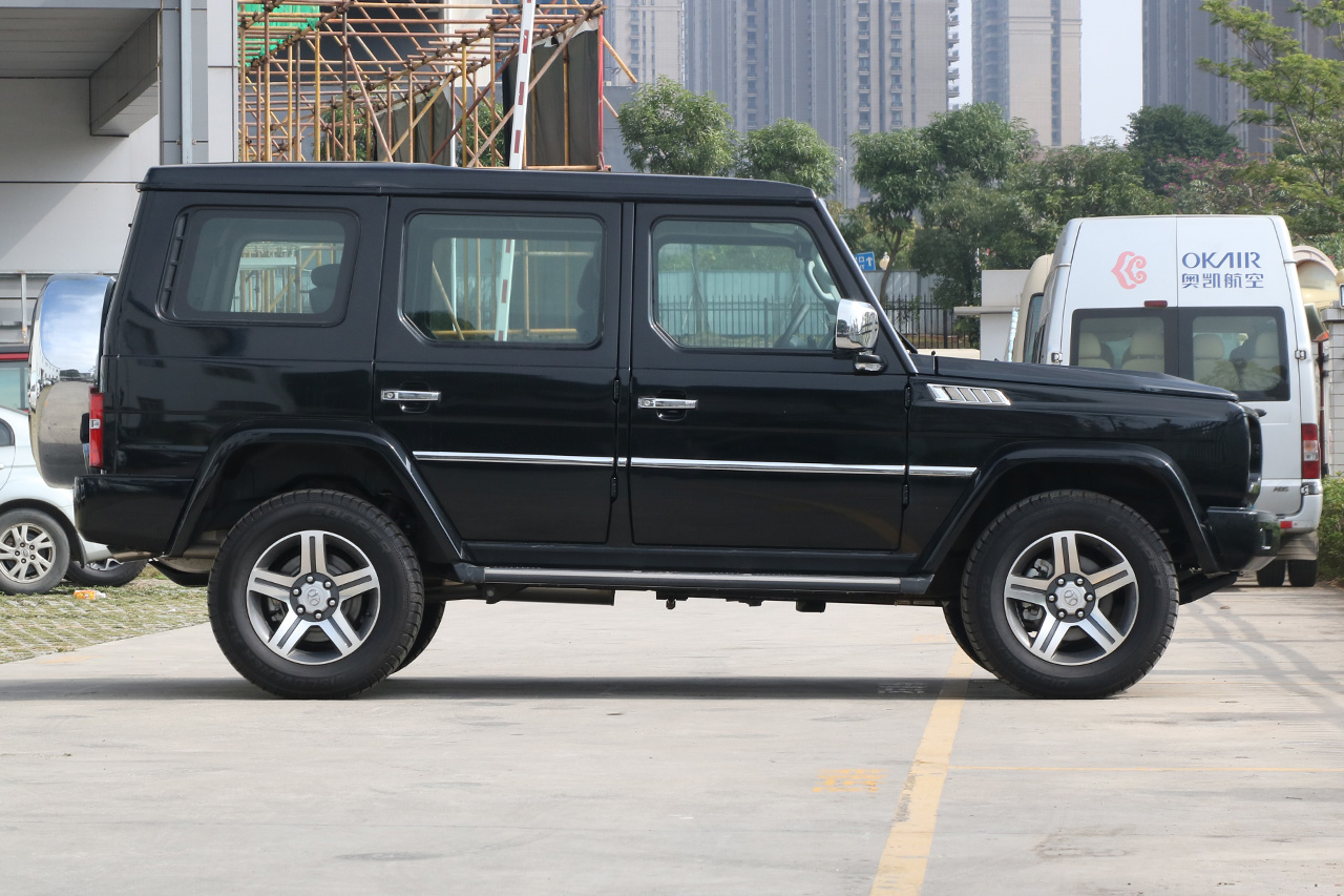 2018年北京BJ80 2.3T自动尊贵版