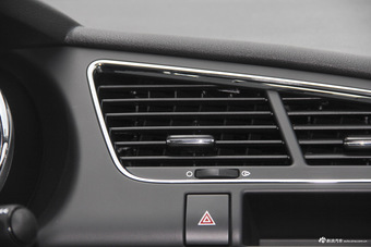 2016款标致3008 1.6THP自动潮流版