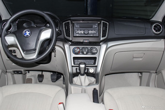 2016款启辰T70 1.6L手动睿行版