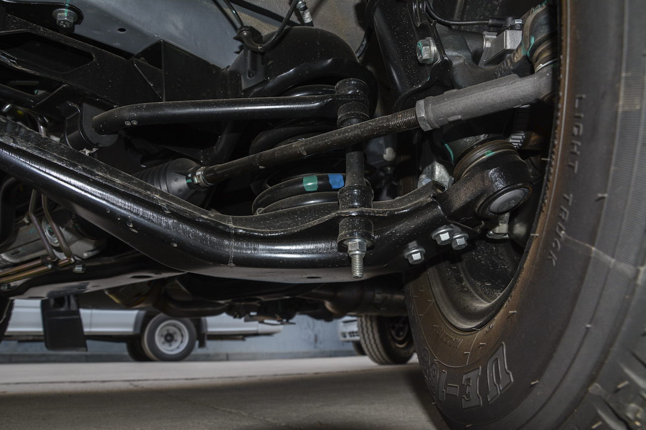 2017款特顺2.8T手动商运型短轴中顶6/7/8座JX493