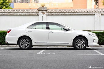 2016款凯美瑞2.5L自动十周年纪念豪华导航版