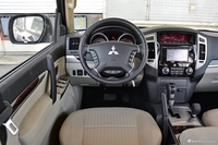 2016款帕杰罗3.5L中东版