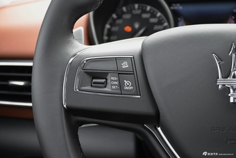 2018款Levante 3.0T自动350Hp 标准版