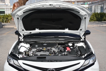 2018款凯美瑞2.5S自动锋尚版