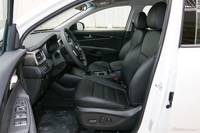 2018款索兰托L 2.0T自动四驱柴油都市版7座