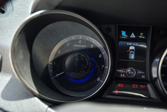 2016款长安CS75 2.0L手动豪华型国4