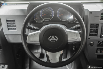 2013款 勇士 2.7L 三门四驱汽油版