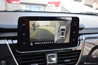 2017款宝骏560 1.5T DCT旗舰型7座