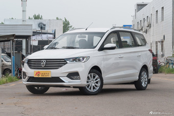 2018款宝骏360 1.5L自动精英型