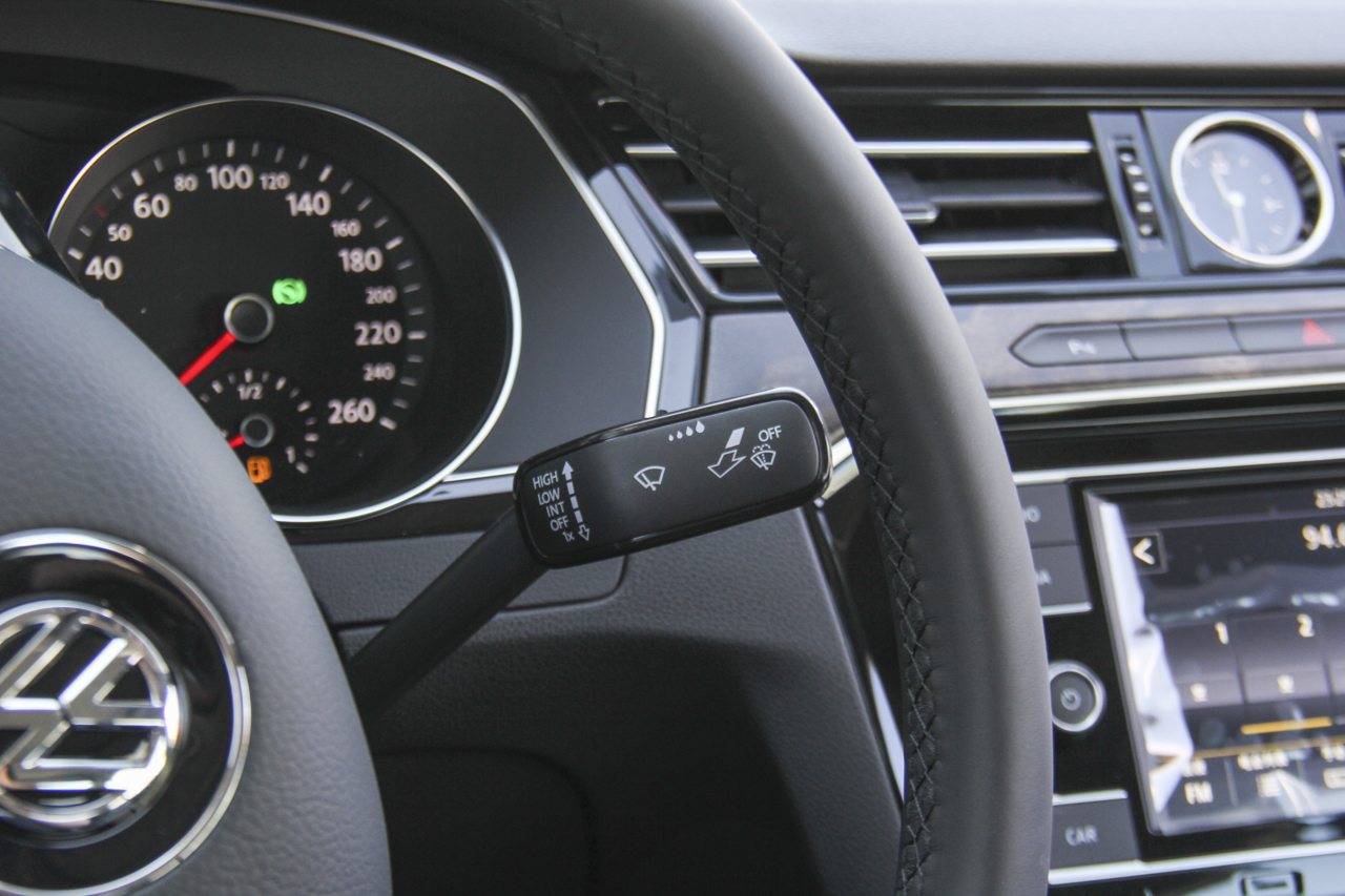 2018款迈腾改款2.0T自动380TSI DSG豪华型