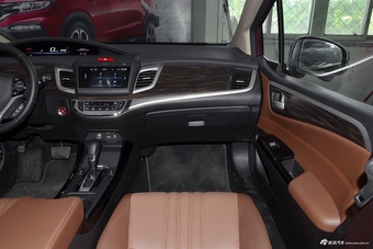 2017款杰德 1.5T自动210TURBO CVT豪华版 6座