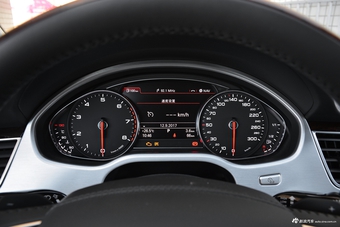 2017款奥迪A8L 45 TFSI quattro领先精英版